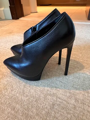 Yve saint laurent authentic heels