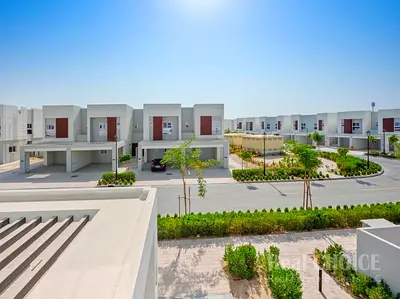 Spacious 4BHK | Private Garden | Vacant Soon