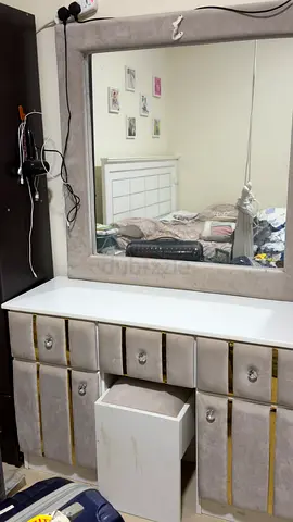 Dressing table