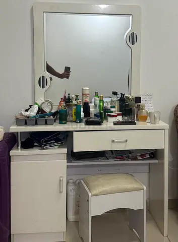 Dressing table