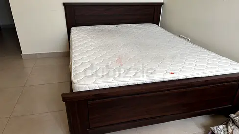 Queen size bed