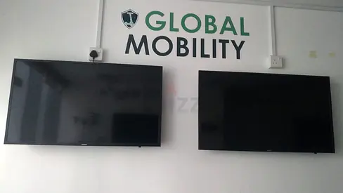 Wall-mounted flat-panel TVs – working condition, ideal for showroom or office