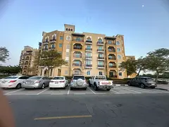 Large Studio with balcony / Available on next week / Community View / Excuse Agents
