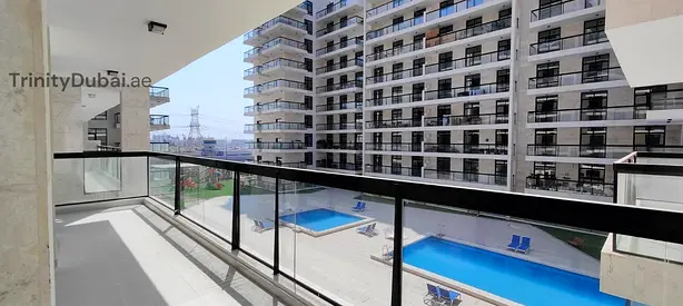 Pool Views | 6 Cheques | Chiller Free