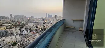 Reselling a 3-bedroom apartment with a living room in Falcon Tower, open view, without parking