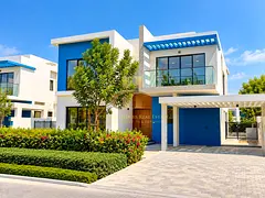 Stand Alone Villa | Single Row | Backing Pool&Park