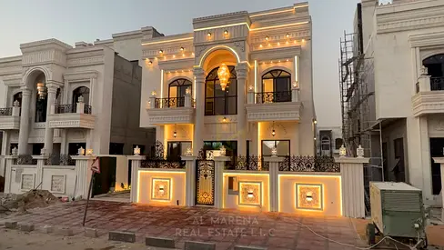 Villa for sale—inclusive of fees, registration, and ownership transfer—featuring high-end, custom-grade finishes. It comprises two floors plus a roof