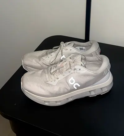 On Running Cloudzone sneakers, barely used