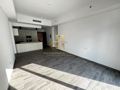 Pool View | Luxury Building | Spacious