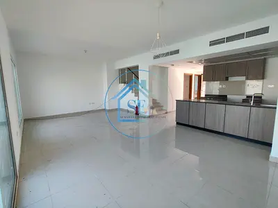 Spacious 3 Bedrooms villa + Maid I Single Row I vacant