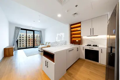 Bright | Middle Floor | Unfurnished | VACANT