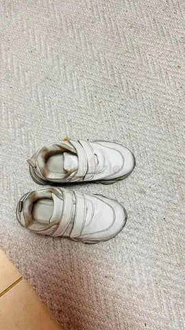 Size 29 White SNEAKER GIRLS