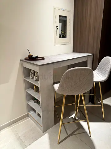 Modern Bistro/Bar Table + 2 Matching Bar Chairs – Excellent Condition