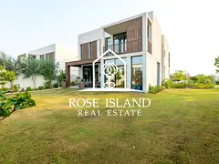 Marvellous V4 Executive|With Rooftop|Mangrove View