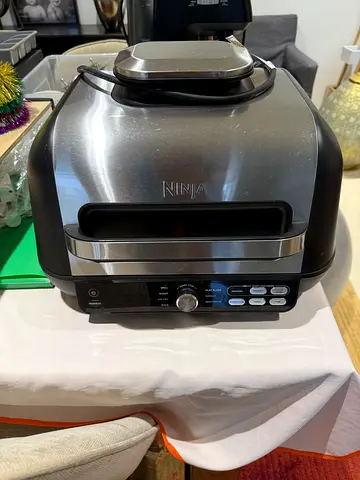 Ninja Foodi Multi-Cooker / Air Fryer (used, excellent condition)