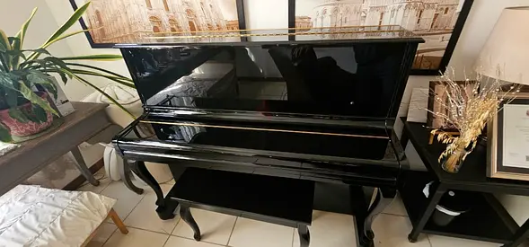 Samick JS-121 Upright Acoustic Piano – Excellent Condition – Barely Used