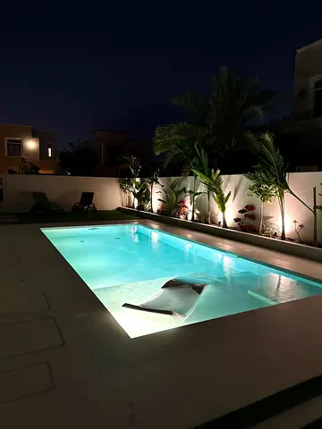 Swimming pool and jaquzzi