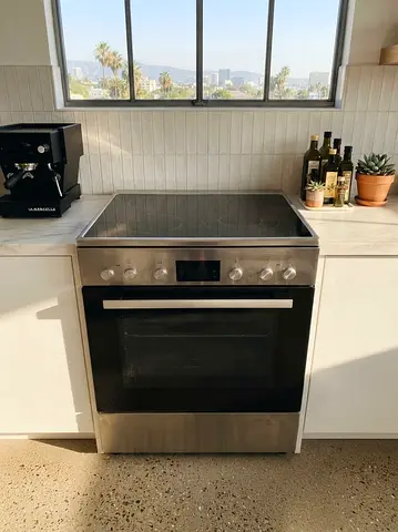Bosch Series 4 Ceramic Electric Cooker – Very Clean Condition | Delivery & Warranty