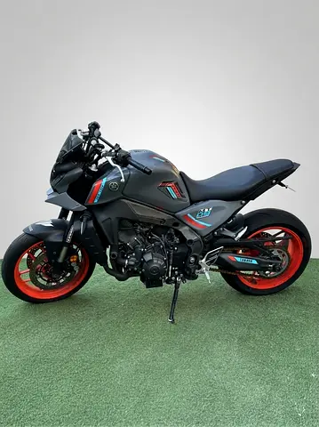 Yamaha MT-09 900CC 2023