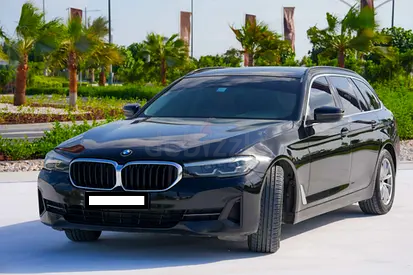 2023 BMW 5-Series 520i GCC Specs – Excellent Condition, Low Mileage