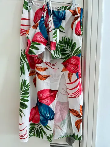 Tropical woman's 2 piece outfit