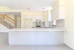 Middle Unit | Single Row | Garden View