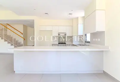 Middle Unit | Single Row | Garden View