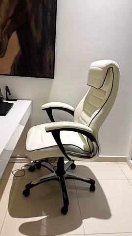 White High-Back Office Chair