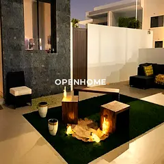 Family Oriented Community-Extensively Upgraded Townhouse