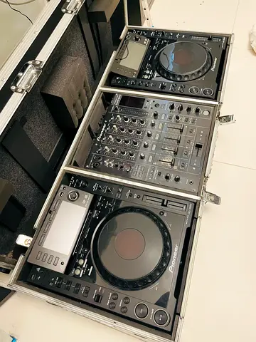 Pioneer CDJ 2000 + DJM 800 + Flight Case
