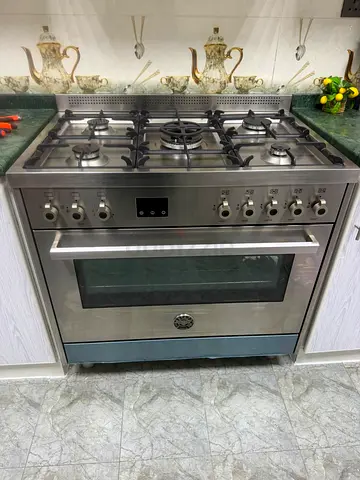 Bertazzoni Italian Top gas oven electric