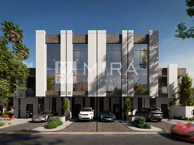 2 BR Townhouse | Stunning | Unique Location