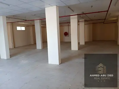 مستودع الايجار سنوى  مساحه 2300 قدم  يصلح لجميع الانشطه التجاريه والصناعيه  الجرف الصناعيه 1