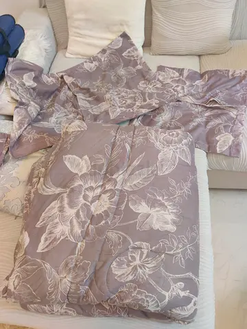 Queen/Double Floral Blanket / Duvet - Light Mauve, Good Condition plus 4 pillow covers