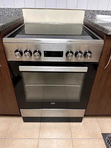 Beko Electric Oven in Stainless Steel - excellent condition