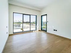 Near to amenities | Corner unit | Prime location