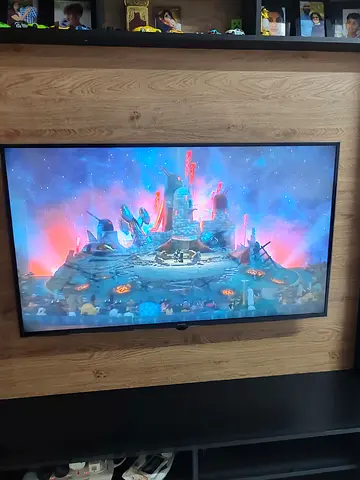 Samsung 48"Smart LEDTV, excellent working condition. Light used. AED 500 only. Shifting.