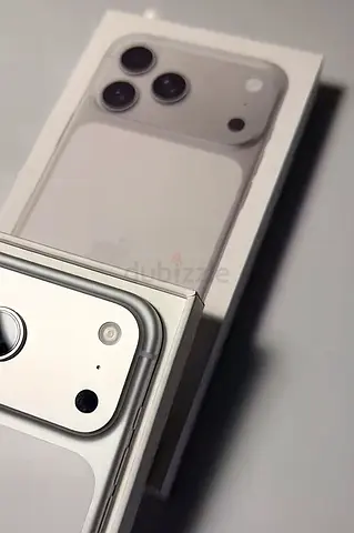 آيفون 17 برو ماكس 256 جيجابايت فضي 5G (eSim فقط) مع فيس تايم - نسخة الشرق الأوسط يديد من Apple