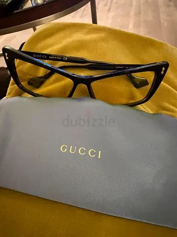 Genuine Gucci Black Rectangular Eyewear with Case - Preowned