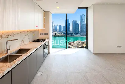 Corner Unit | Canal view | Large Layout