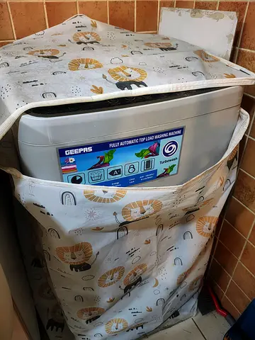 Excellent condition Geepas Fully automatic 6kg top load washing machine