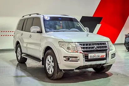AED 1748/month | 2015 Mitsubishi Pajero  | GCC Specs | Ref#529943