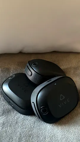 HTC VIVE Tracker 3.0 – Set of 3 + Full Accessories