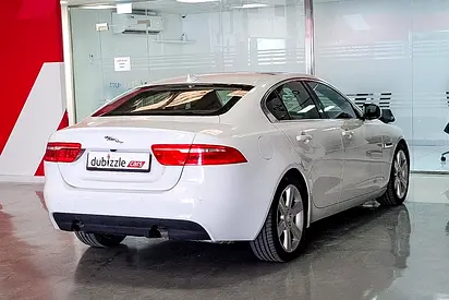 صورة 6 لـ 2016 Jaguar XE