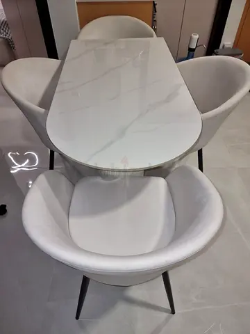 Marble-effect oval dining table with 4 curved upholstered chairs - set