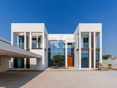 5 BR+M Select | Huge | Single Row | Corner | Idael