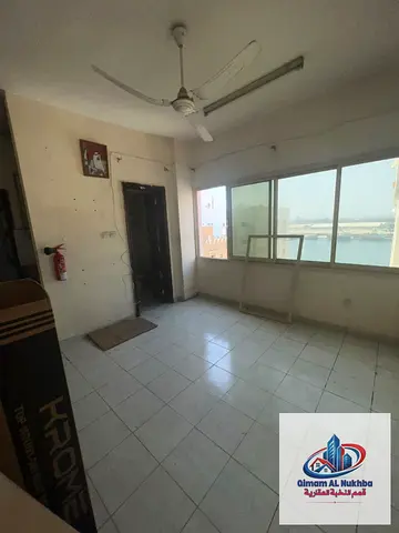 استديو لقطة في الشويهين الشارقة مساحة كبيرة كاميرات مراقبة وصيانة مجانية قرب الكورنيش ومتحف الشارقة بسعر ممتاز وتسهيلات في السداد