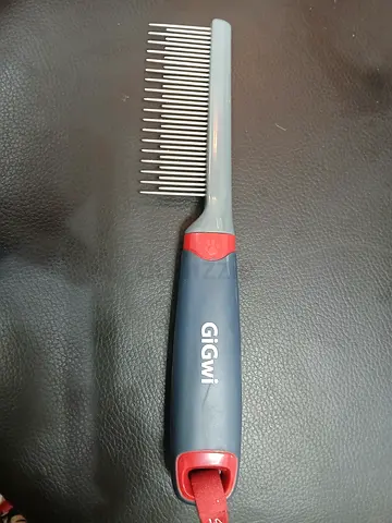 GiGwi pet grooming comb - dual-row stainless teeth, gently used
