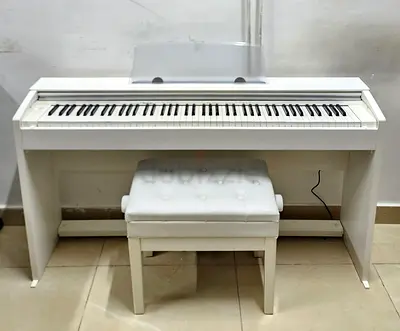 The Casio Privia PX-770WE (White edition) is a slim, furniture-style 88-key digital home piano