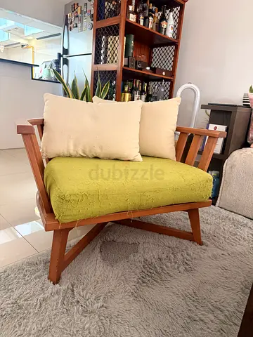 Lounge armchair